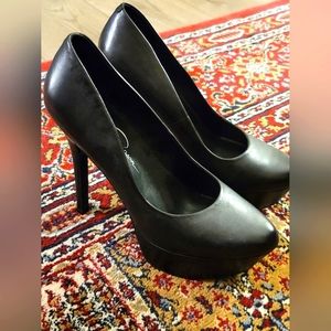 Jessica Simpson black platform heels size 9